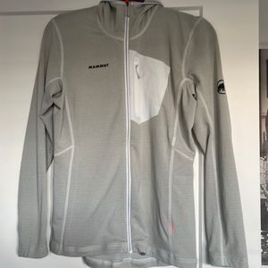Mammut Aenergy Light hooded jacket - in perfect condition